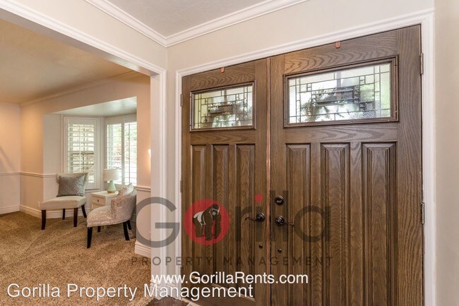Building Photo - 6 br, 3 bath House - 977 Oakwood Drive