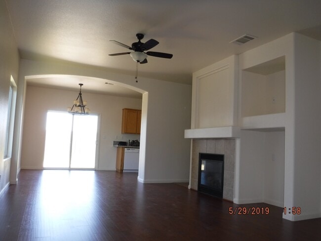Building Photo - 2175 Roberta Ave