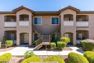 Building Photo - 2305 W Horizon Ridge Pkwy