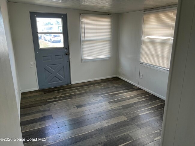 Building Photo - 1142 Parkview Ct NE