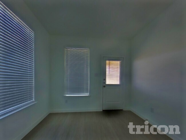 Building Photo - 2701 Brushy Lk Dr