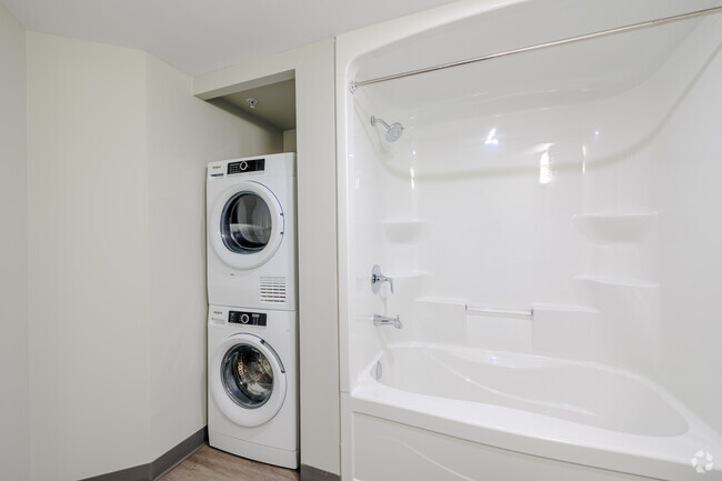 2BR, 1BA -762 SF - Bathroom / Laundry - Bloomingdale Mews 2