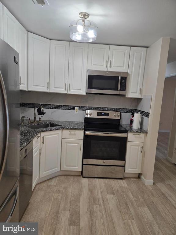 Foto principal - 607 Lindsey Ct