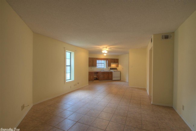 Building Photo - 715 Ridgeview Dr