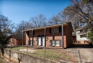 Building Photo - 3217 Cherokee Ave