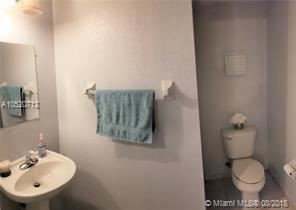 Foto del edificio - 4 br, 2.5 bath  - Windward Doral Isles