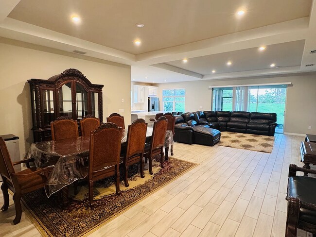 Foto del edificio - Welcome to your dream home in the highly d...