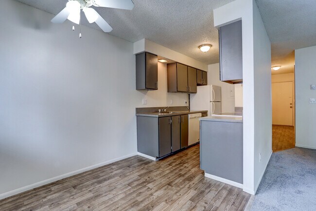Foto del edificio - Look no Further, Tyee offers a SUPER 1bed/...