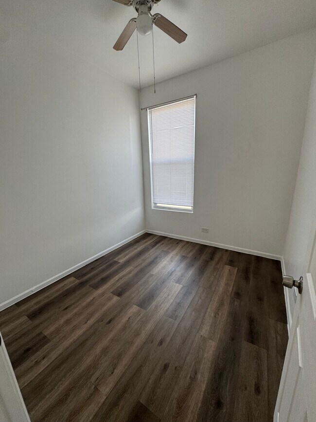 Foto del edificio - 208 N California Ave