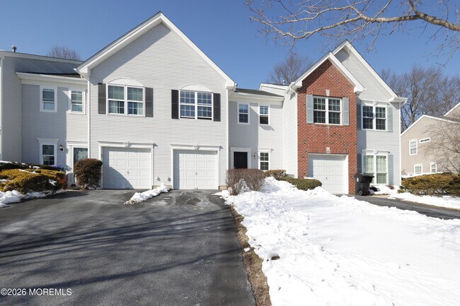 Building Photo - 42 Pennsbury Way