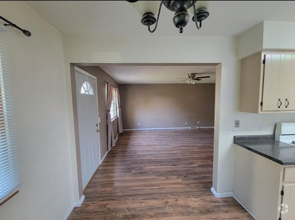 Building Photo - 953 Fries Ave