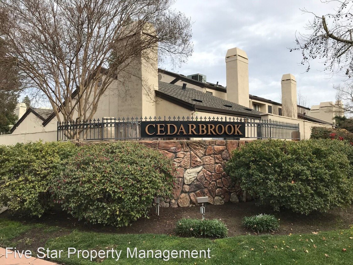 Primary Photo - 2 br, 2 bath House - 1105 Cedar Creek Dr #14