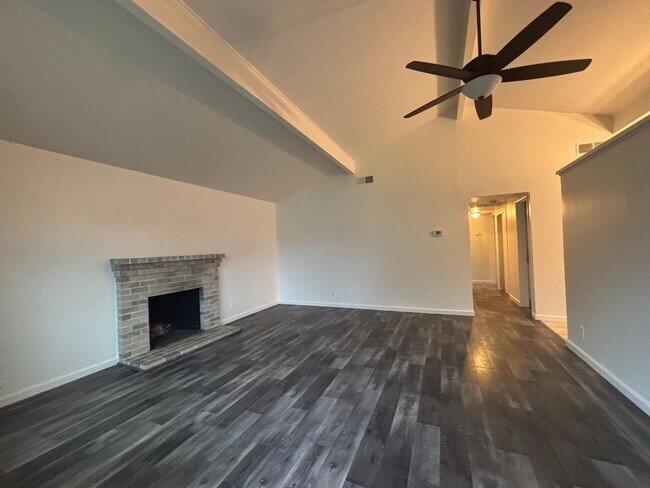 Foto del edificio - East Roseville, Sierra Gardens 3 Bedroom, 2 Bathroom, 2 Car Garage, Oversized Driveway, Culde-sac...