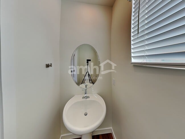 Foto del edificio - 1312 W Mahogany St