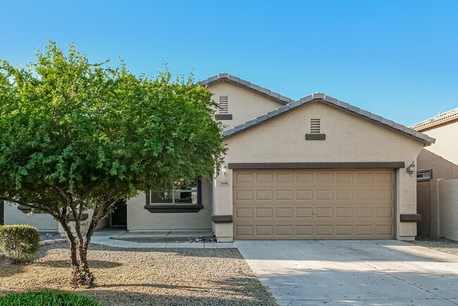 Building Photo - 709 E Whyman Ave