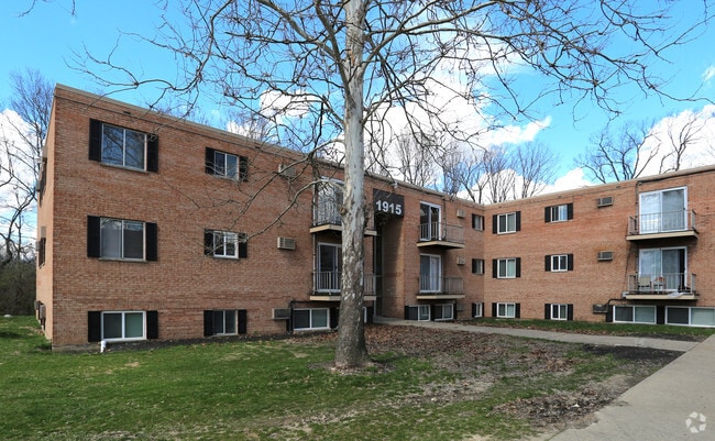Building Photo - Overlook at Wyoming! Newly Renovated.