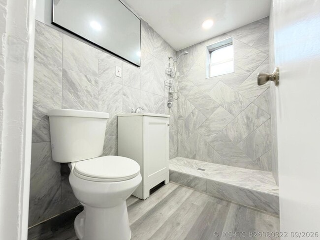 Building Photo - 131 E 27th St