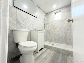 Building Photo - 131 E 27th St