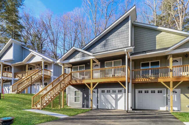 Foto del edificio - 408 Little Sycamore Ln