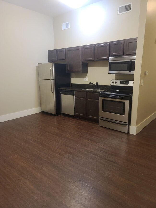 Foto del edificio - 411 N Brady St