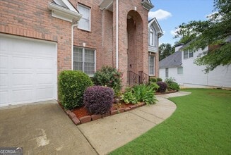 Building Photo - 4059 Ashland Cir