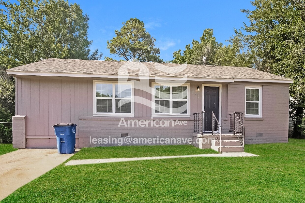 Primary Photo - 143 W 50th Pl N