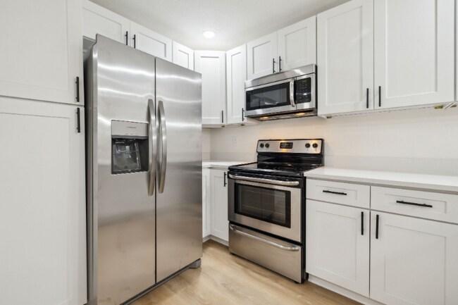 Foto del edificio - 2636 Sunnyside Dr