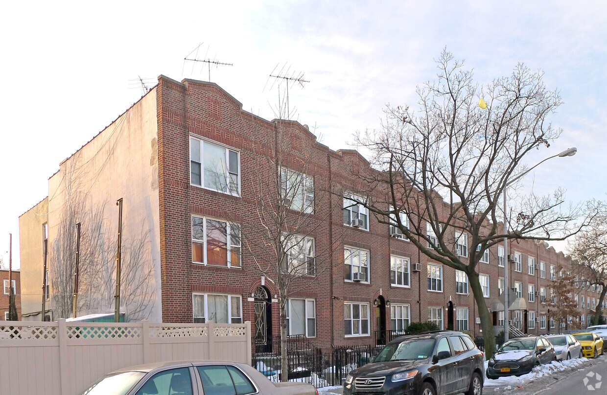 Building Photo - 30-15 49th St