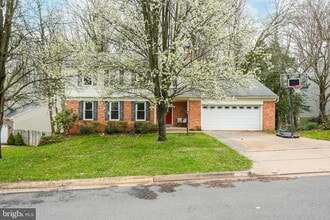 Building Photo - 4230 Avon Dr