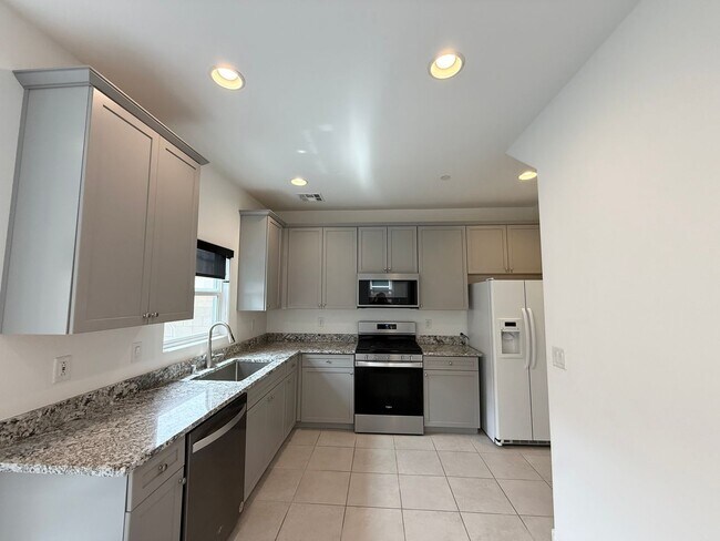 Foto del edificio - Brand-New 4-Bedroom Home in Cadence with Mountain Views & Modern Upgrades