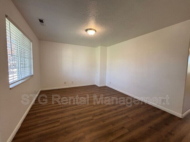 Foto del edificio - 154 E 100 N