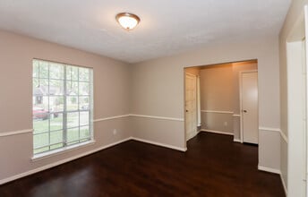 Building Photo - 25535 Thistlewaite Ln