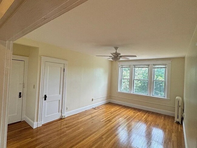 Building Photo - 31 Dennison Ave