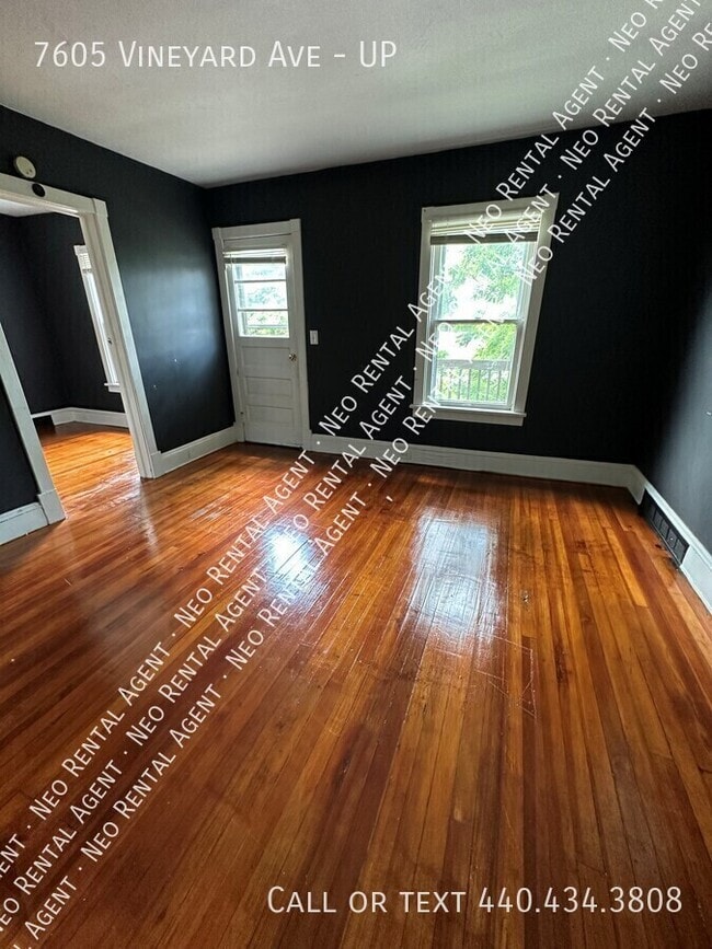 Building Photo - 7605 Vineyard Ave