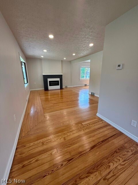 Foto del edificio - 188 Meadowbrook Ave