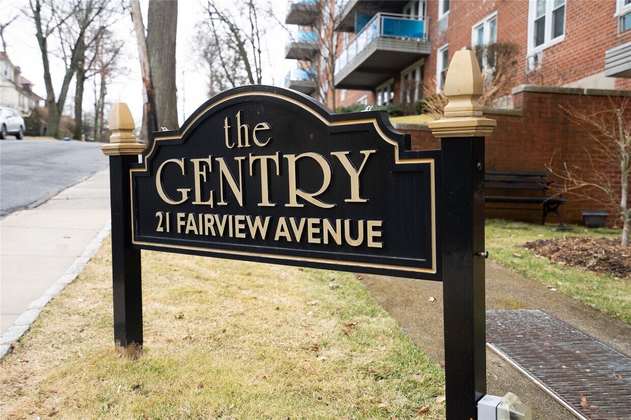 Foto principal - 21 Fairview Ave