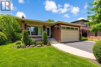 Building Photo - 440 Parkridge Crescent
