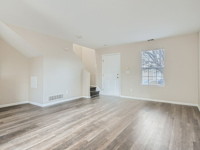 Foto del edificio - Evolve Real Estate: AVAILABLE JULY 5, 2026! Bright 2 Bedroom + 1 Car Attached Garage Home!