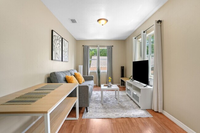 Foto del edificio - 3404 1/2 N 11th St