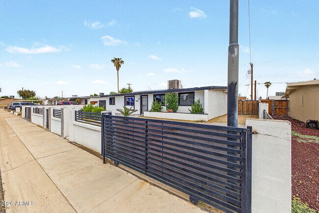 Foto del edificio - 3815 N 50th Dr
