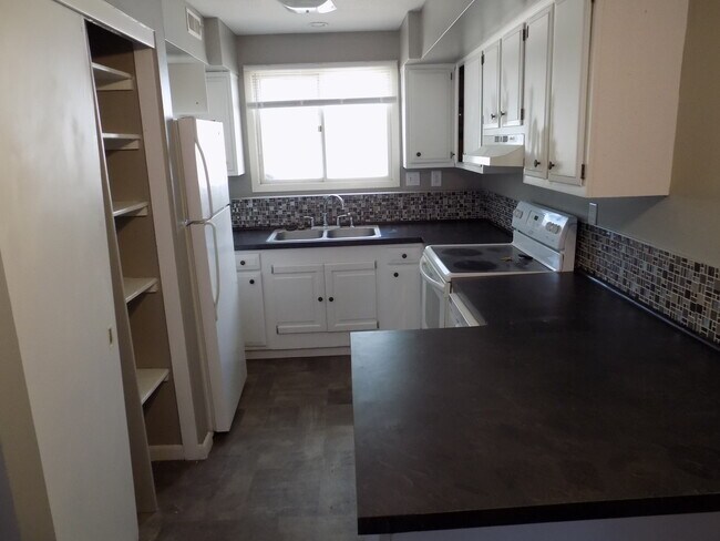 Foto del edificio - 5553 Canterbury Ln
