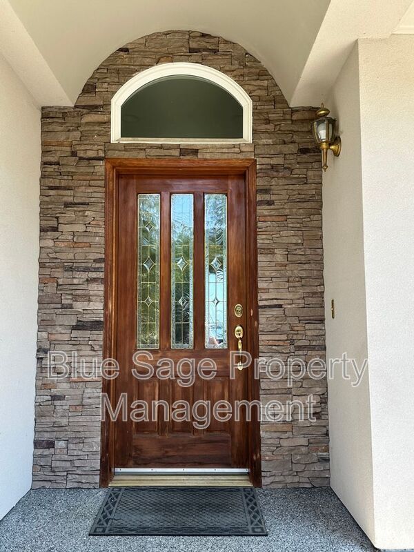 Foto del edificio - 561 Doe Run Rd