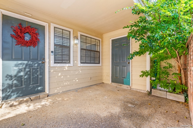 Foto del edificio - 11610 Vance Jackson Rd