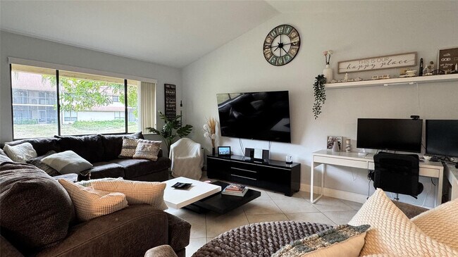 Foto del edificio - 5641 Coach House Cir