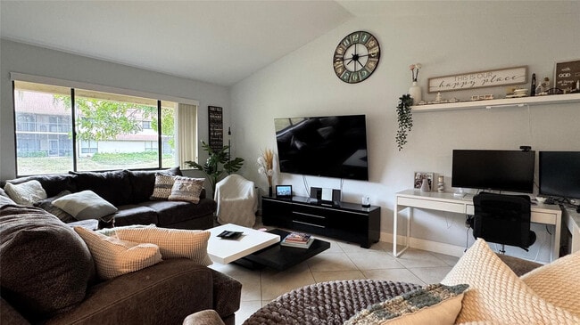 Building Photo - 5641 Coach House Cir