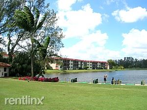 Foto del edificio - 9511 N Hollybrook Lake Dr