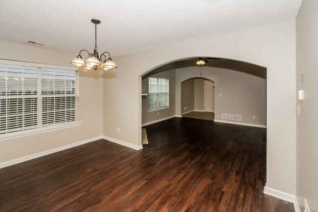 Building Photo - 7317 Green Ash Dr