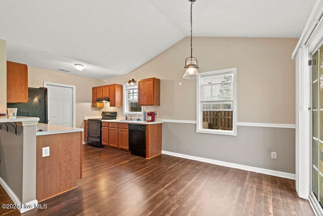 Building Photo - 409 Sumrell Way