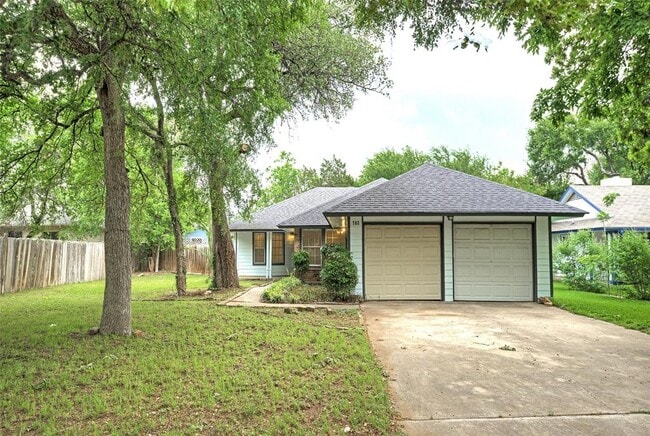 Building Photo - 702 Twin Oak Trail