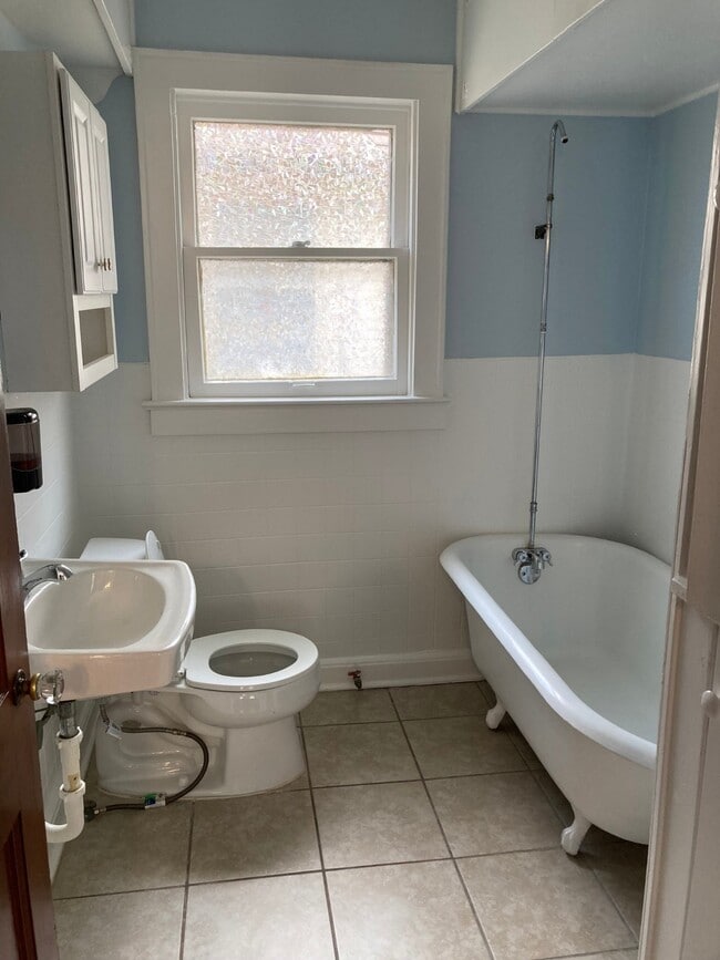 Building Photo - 1707 Sidney St